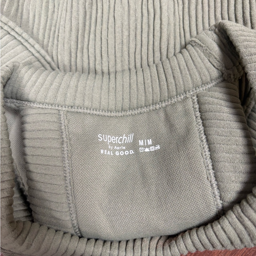 NWT Aerie Ribbed Sage Green Crop Top (superchill collection) - Picture 4 of 4